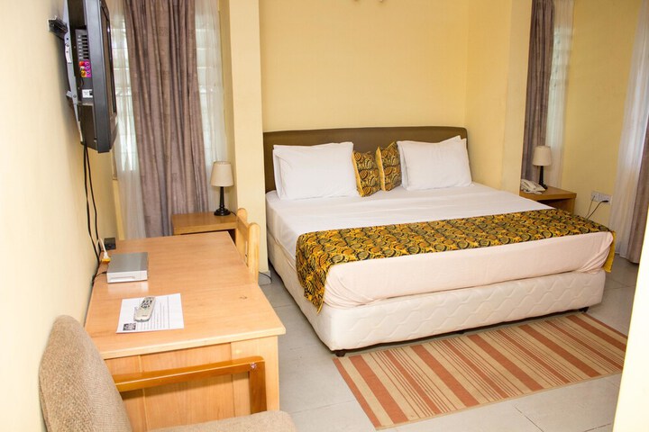 Room 7 of 26