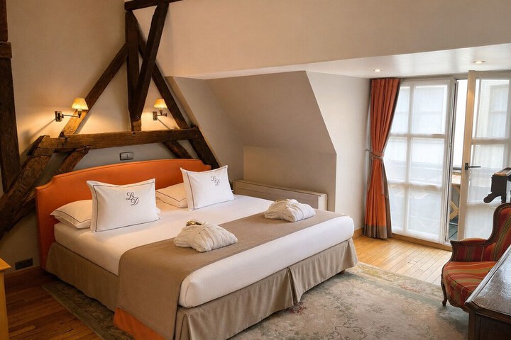 Room 45 of 105