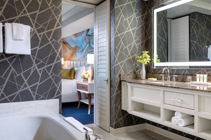Room 40 of 70