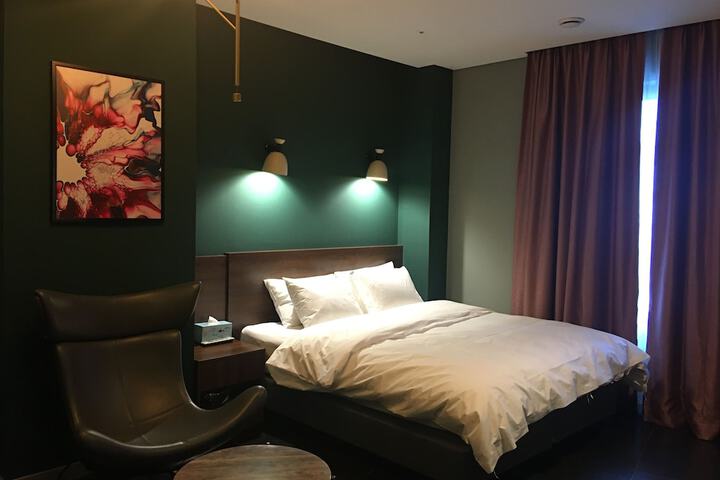 Room 6 of 35