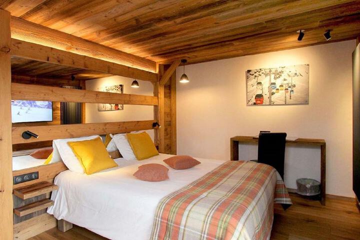 Room 3 of 43