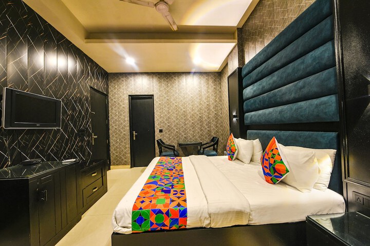 Room 25 of 44