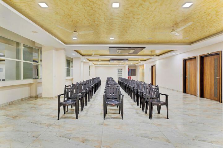Ballroom/Hall 37 of 40