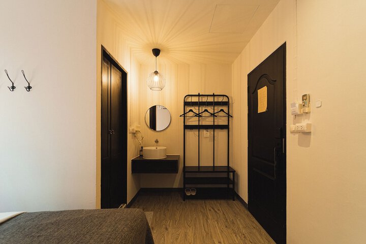 Room 40 of 142