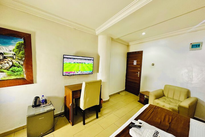 Room 8 of 51