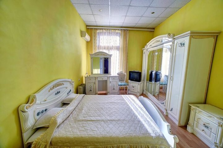 Room 10 of 45