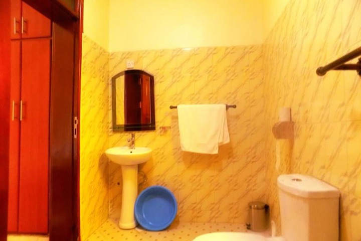 Room 21 of 32