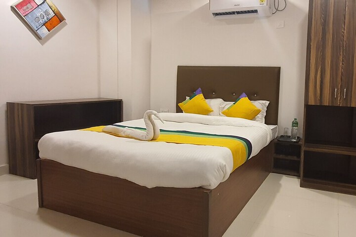 Room 7 of 19