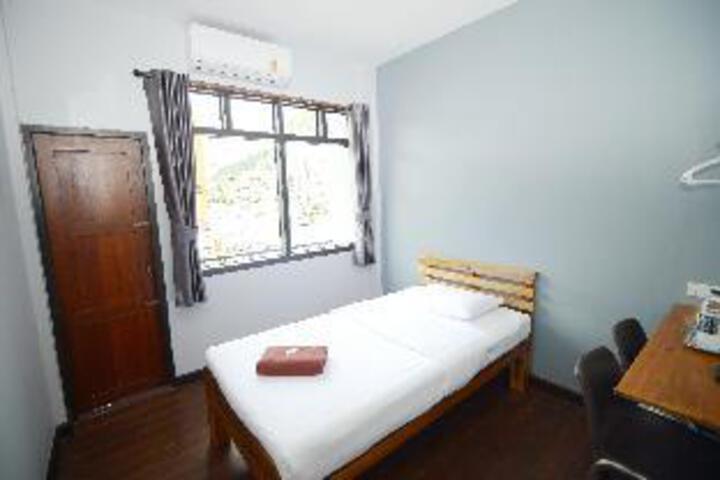 Room 2 of 5