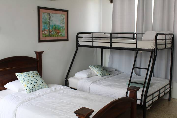 Room 26 of 82