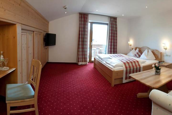 Room 7 of 35