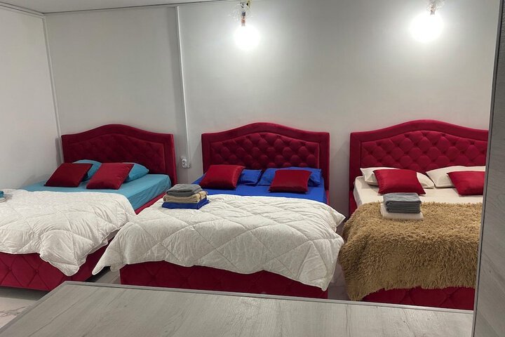 Room 53 of 106