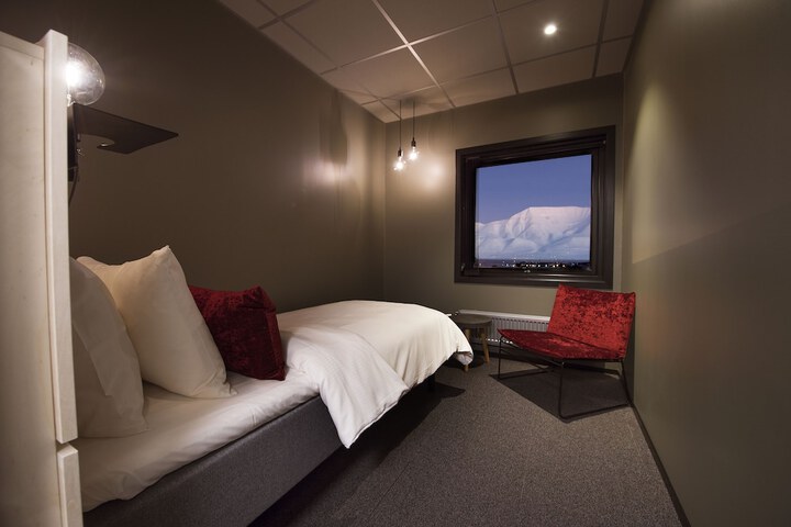 Room 7 of 35