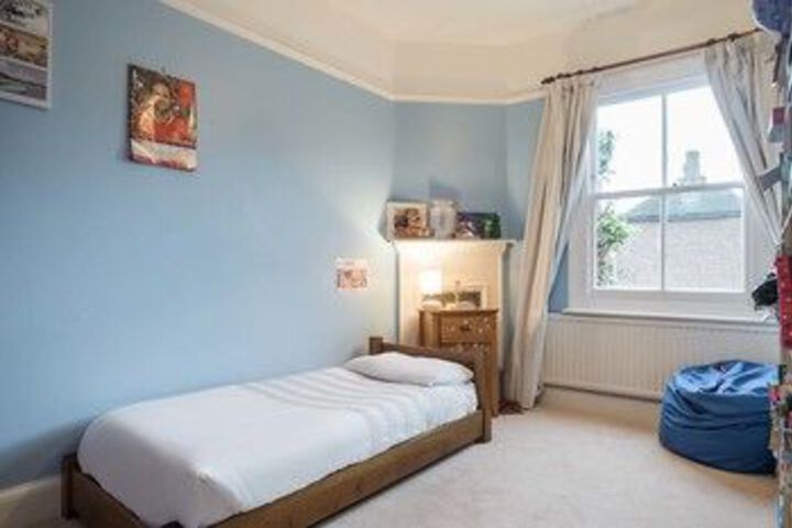 Room 9 of 26