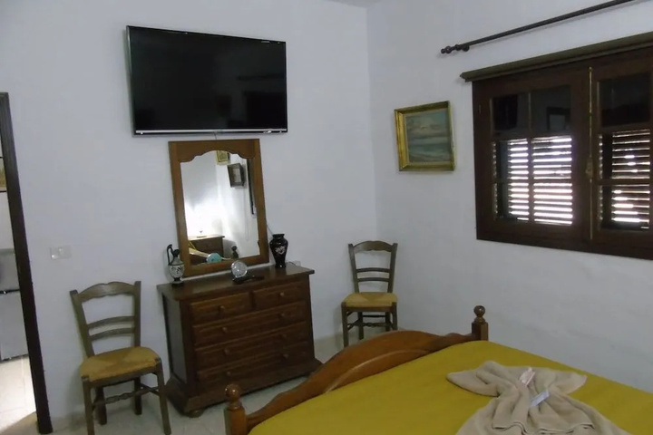 Room 3 of 10