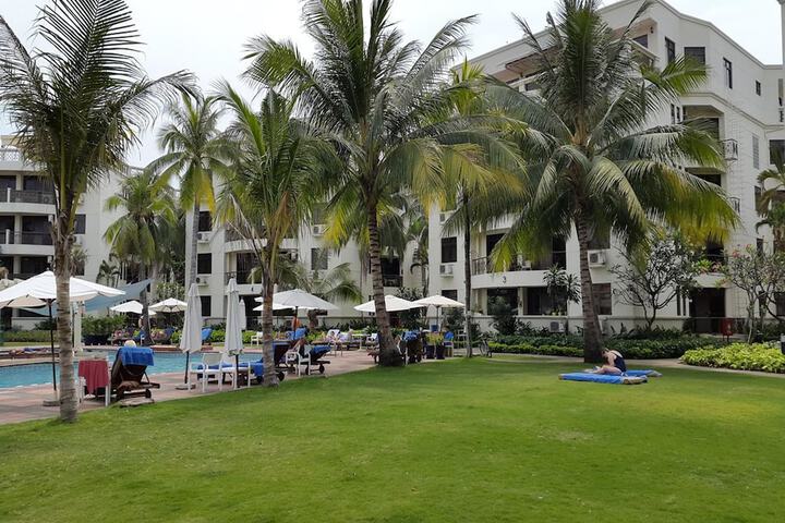 Pools & Facilities