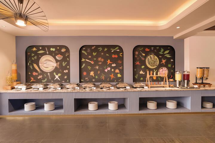 Dining 30 of 35