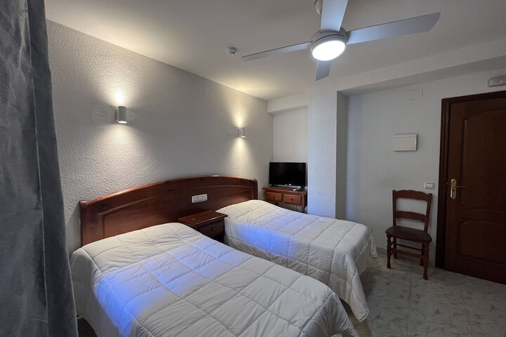 Room 16 of 36