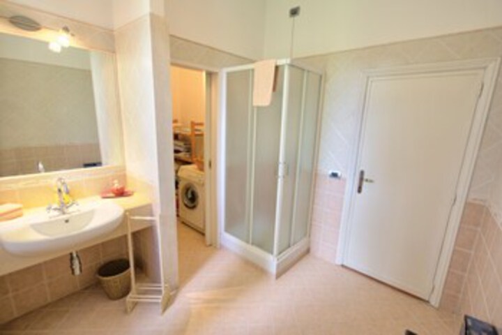Room 12 of 51