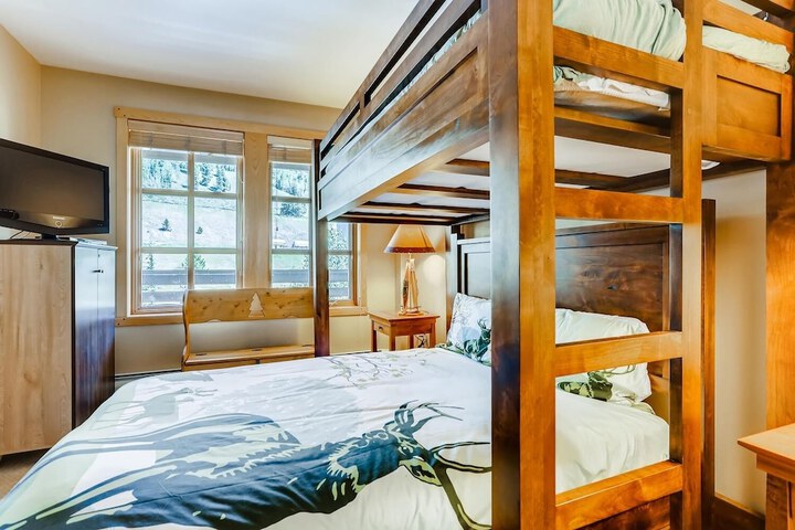 Room 6 of 36