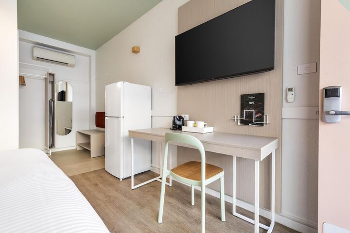 Room 64 of 156