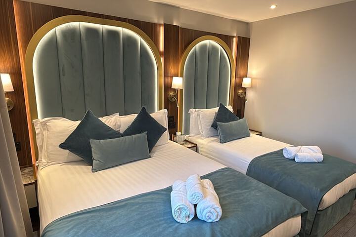 Room 34 of 48