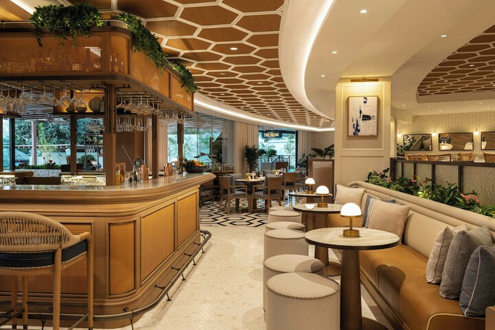 Lounge 308 of 334