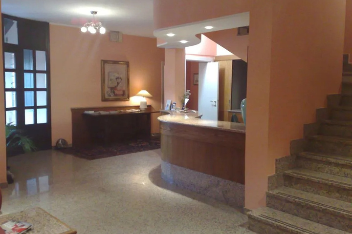 Room 4 of 6