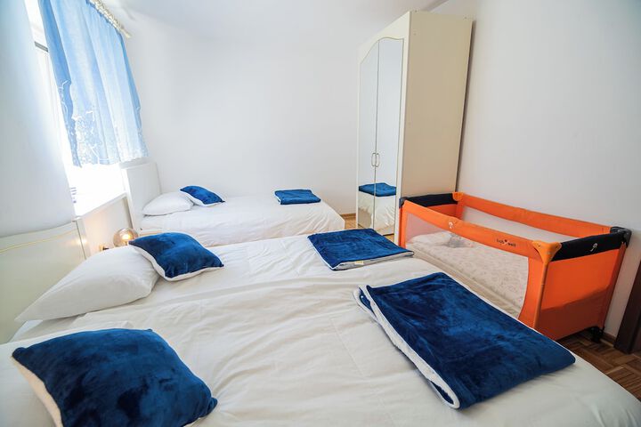 Room 12 of 47