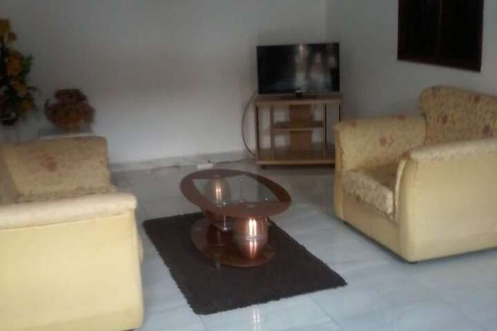 Room 8 of 17