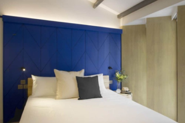 Room 28 of 43