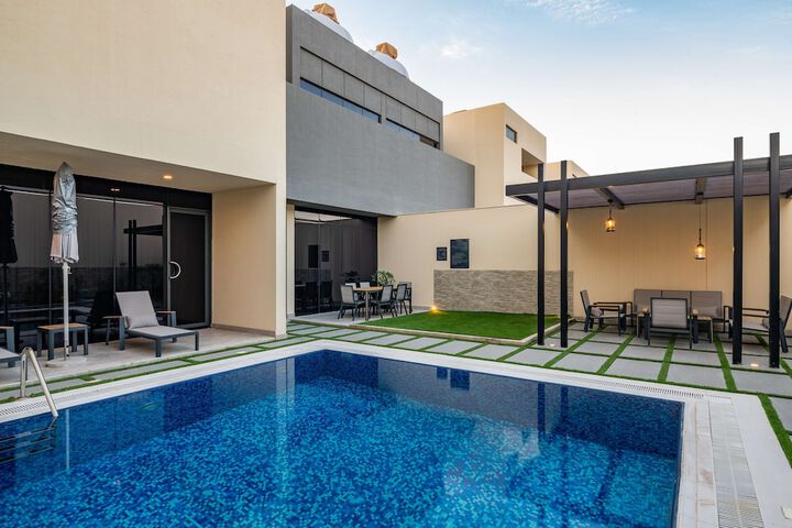 Pool 55 of 136