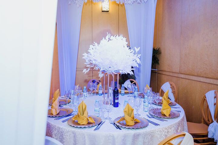 Banquet hall