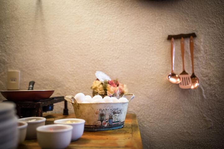 Dining 42 of 56