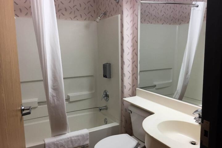 Room 8 of 26