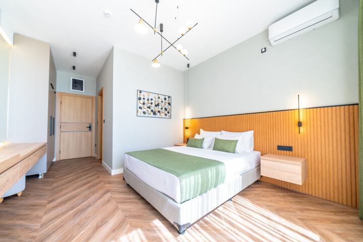 Room 47 of 168