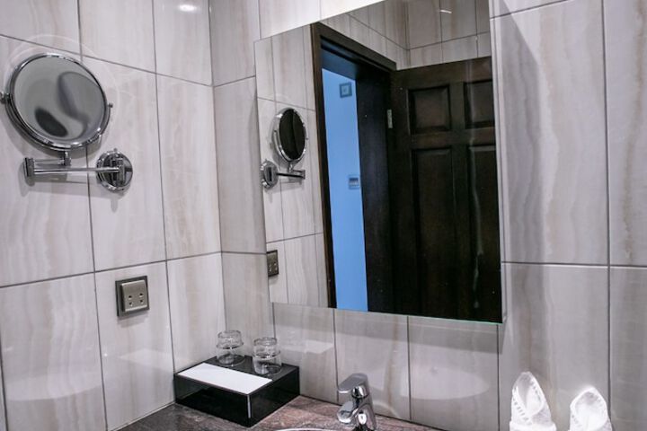 Room 50 of 86