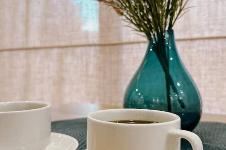 Breakfast/Coffee Service 32 of 36