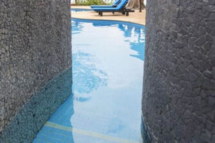 Pool 56 of 137