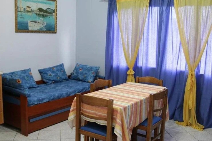 Room 3 of 16