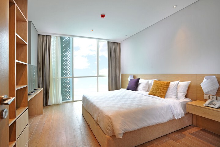 Room 13 of 65