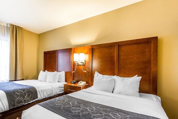 1 King Bed Suite (19 of 19)