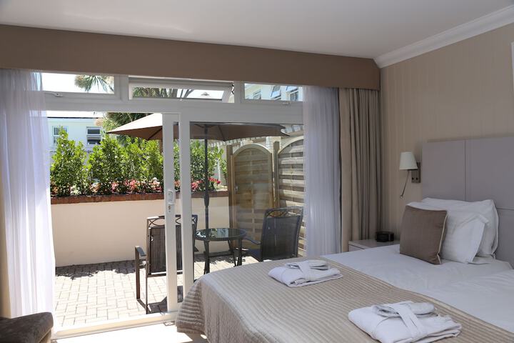 Room 2 of 31