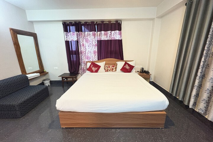 Room 10 of 48