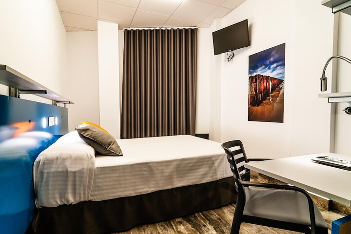 Room 2 of 41