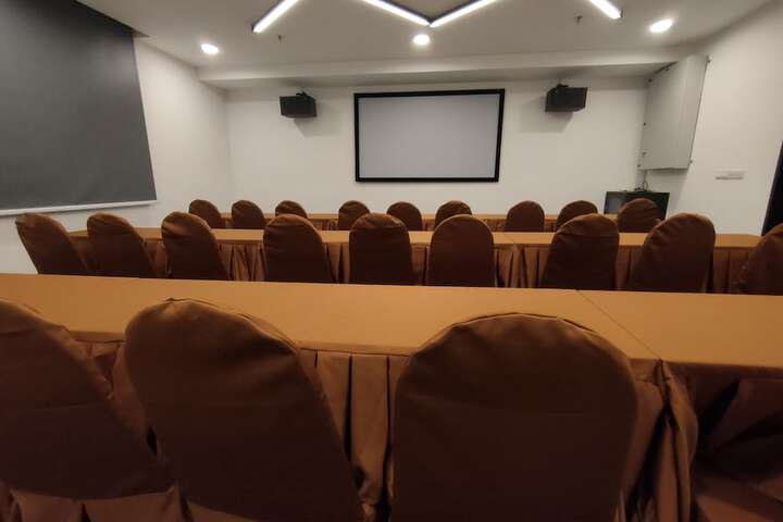 Business Center 39 of 46