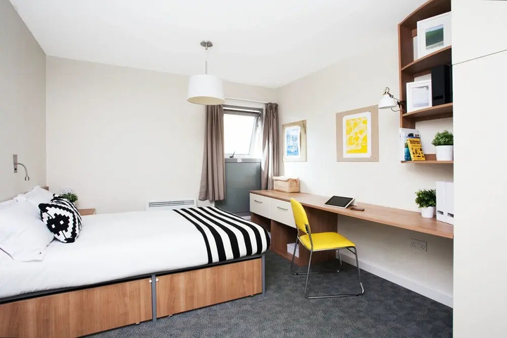Room 2 of 11