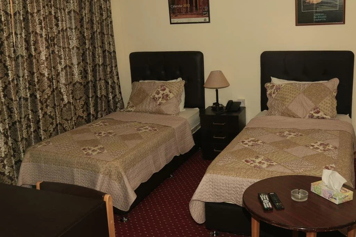 Room 5 of 18
