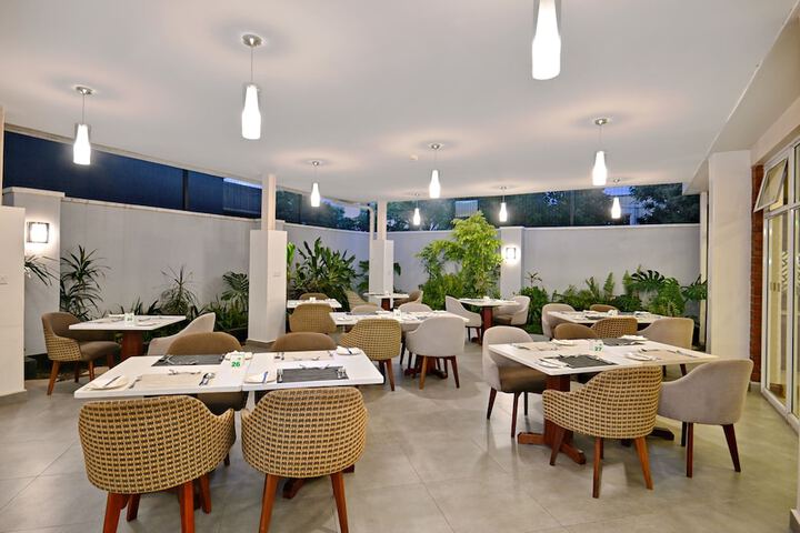 Dining 76 of 114