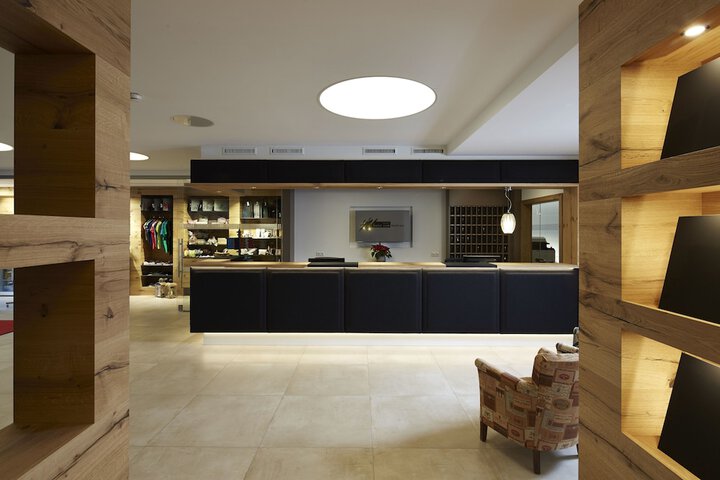 Entrance & Lobby